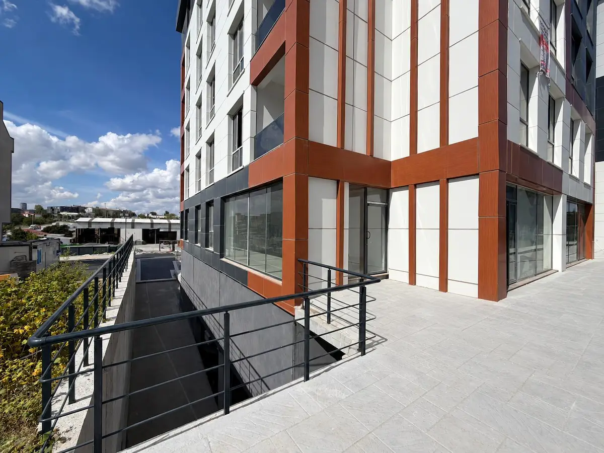 ARNAVUTKÖY'DE KİRALIK DÜKKAN 39 M² 