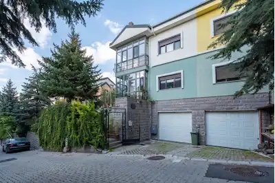 ÇAYYOLU 2/ ÇİÇEKKENT SİTESİ'NDE ÖZEL KONUMLU SATILIK VİLLA