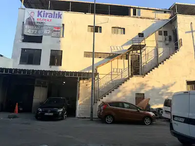BAHÇELIEVLER YENIBOSNA'DA KIRALIK 300 M² DÜKKAN/ATÖLYE