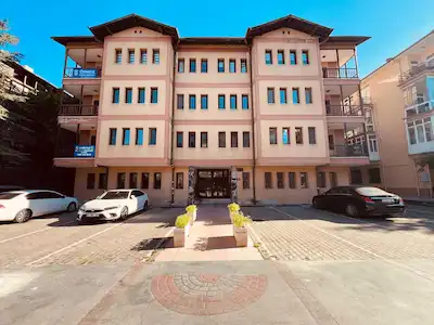 ÇANKAYA KUŞKONDU SOKAK TA KİRALIK 5+1 KONUT VE OFİSE UYGUN DAİRE