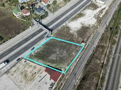 SAKARYA PAMUKOVADA D650 KARAYOLU ÜZERİNDE 2.204 M² SATILIK ARSA