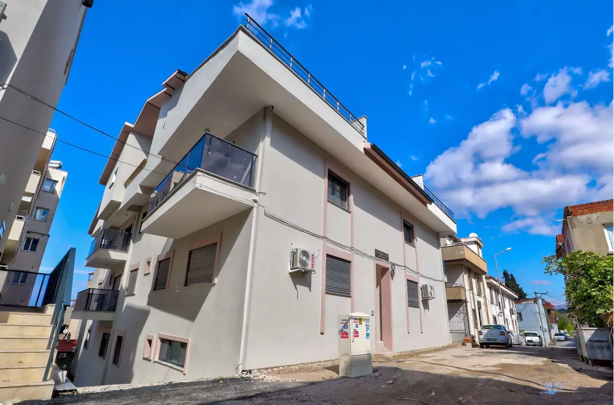 DİKİLİ SALİMBEY'DE MERKEZİ KONUMDA SATILIK 2+1,SIFIR DAİRE...