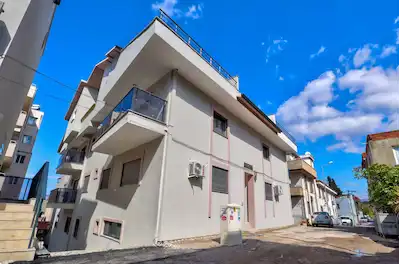 DİKİLİ SALİMBEY'DE MERKEZİ KONUMDA SATILIK 2+1,SIFIR DAİRE...