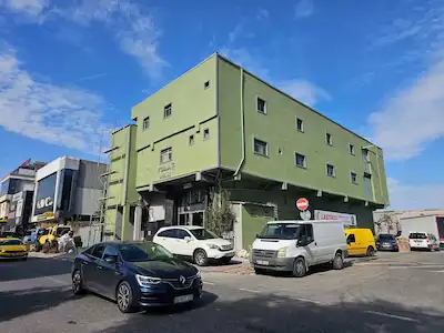 ESENŞEHIRDE CADDE ÜZERI 300 M2 DEPO/HAFIF İMALATHANE