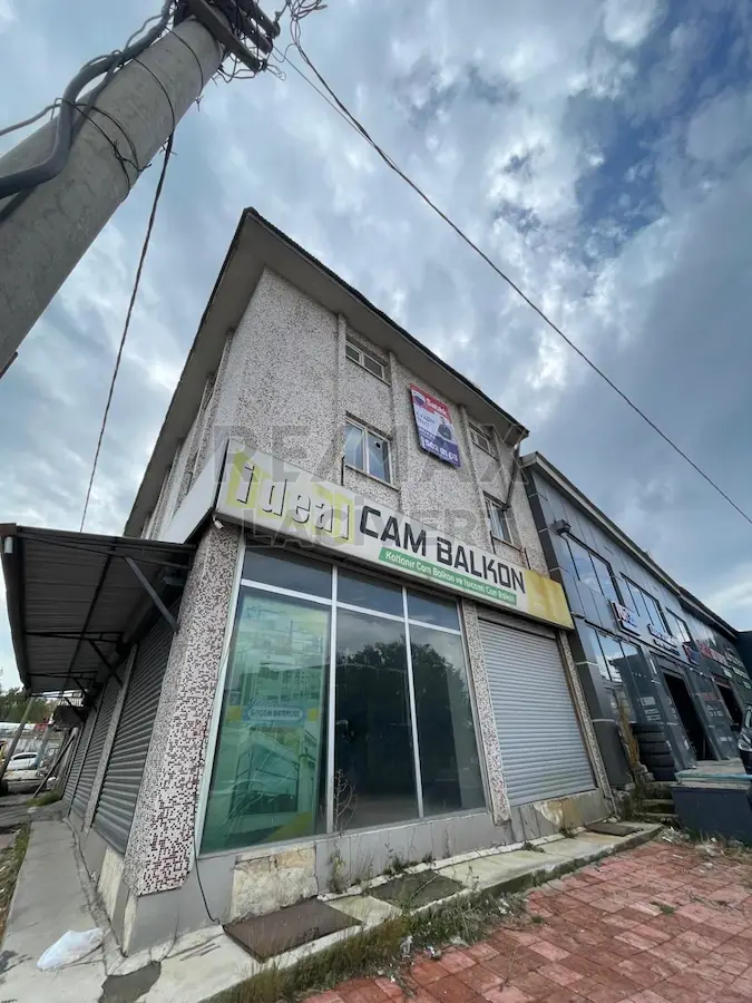 RE/MAX LACIVERT'TEN SANAYI'DE SATILIK BINA