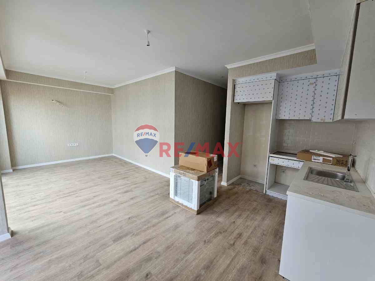 YALOVA MERKEZ MEYDAN SUİTES'DE SATILIK 1+0 DAİRE