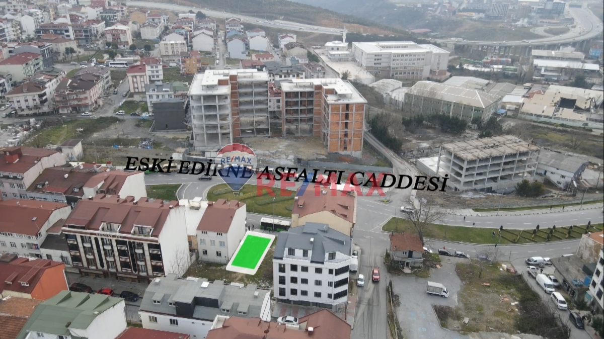 A.KÖY MERKEZ'DE ESKI EDIRNE ASFALTI CADDESI'NE CEPHE 176 M2