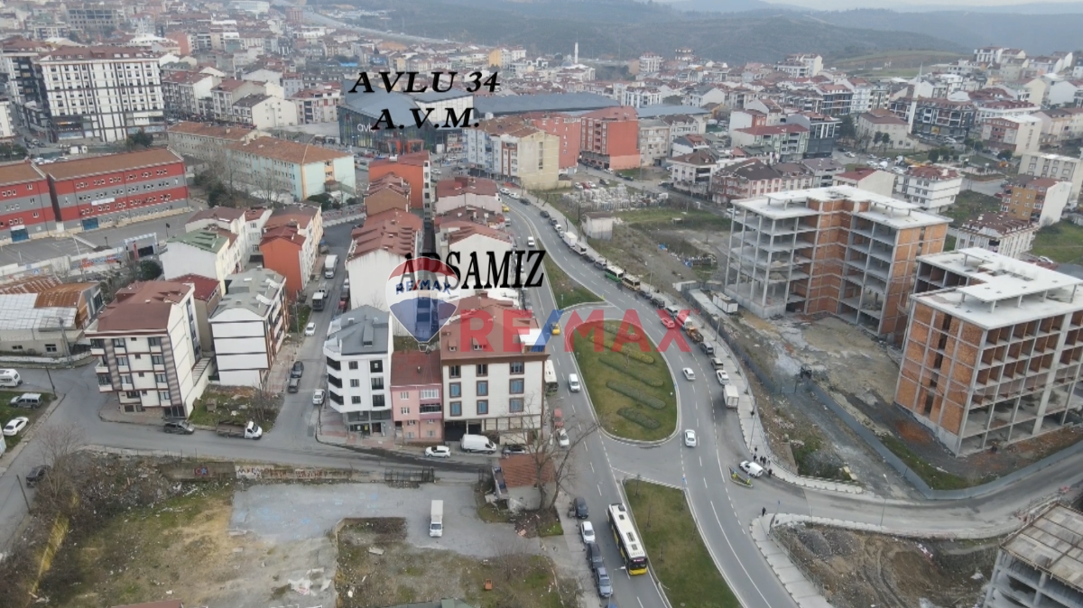 A.KÖY MERKEZ'DE ESKI EDIRNE ASFALTI CADDESI'NE CEPHE 176 M2