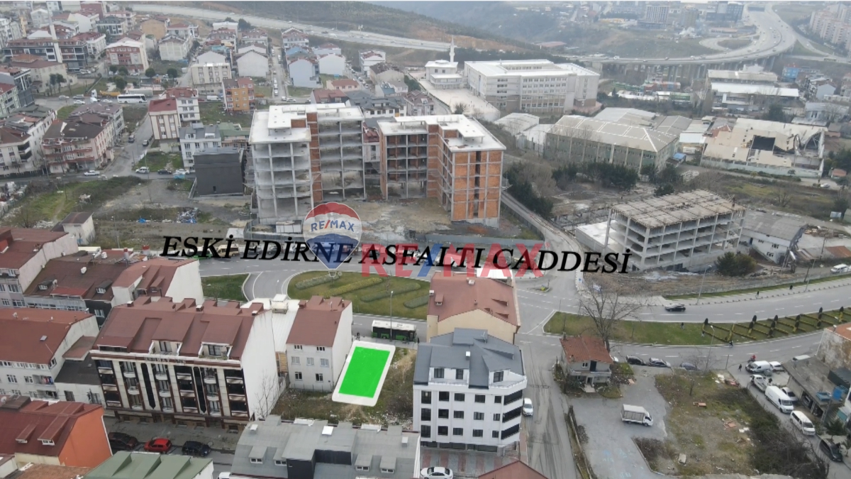 A.KÖY MERKEZ'DE ESKI EDIRNE ASFALTI CADDESI'NE CEPHE 176 M2