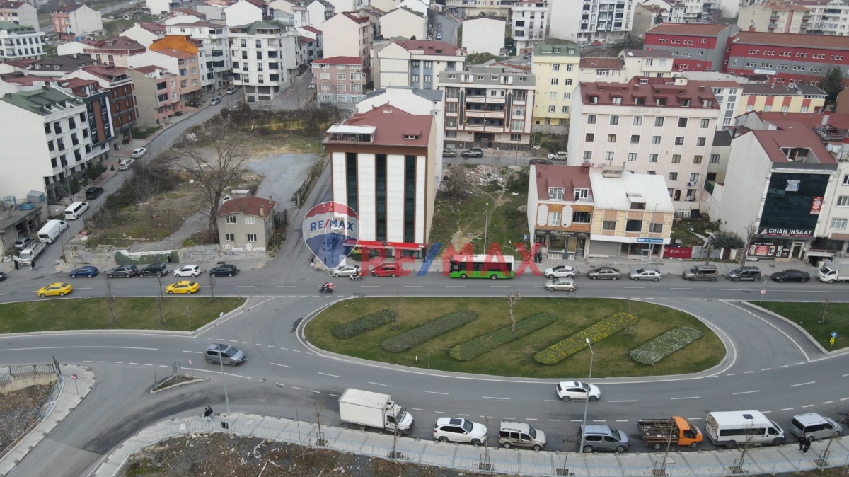A.KÖY MERKEZ'DE ESKI EDIRNE ASFALTI CADDESI'NE CEPHE 176 M2