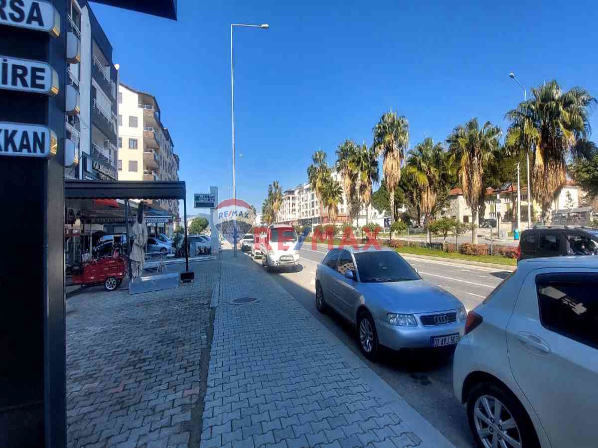 D400 ANAYOLUNA SIFIR 82 MT2 KİRALIK DÜKKAN