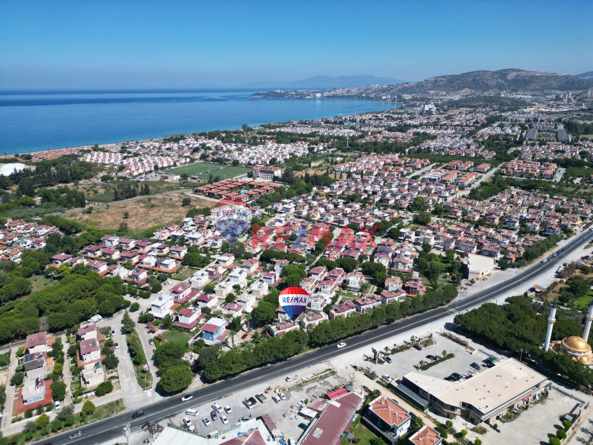 KUŞADASI ÖZTUR SİTESİ 3+1 DOĞALGAZLI BAHÇELİ YAZLIK