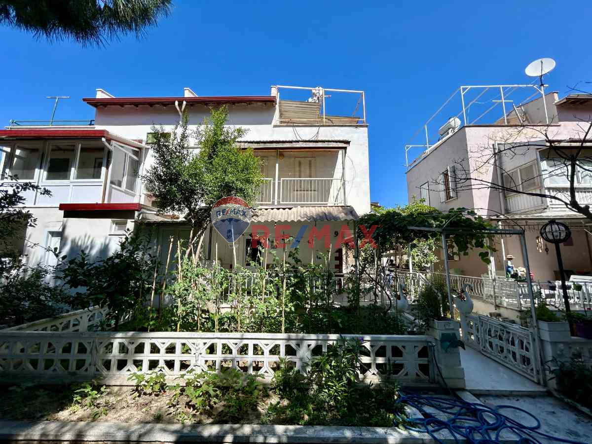 KUŞADASI ÖZTUR SİTESİ 3+1 DOĞALGAZLI BAHÇELİ YAZLIK