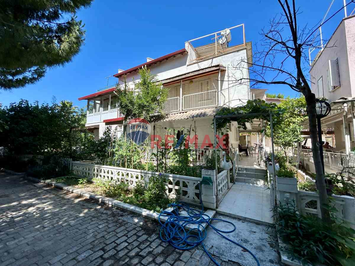 KUŞADASI ÖZTUR SİTESİ 3+1 DOĞALGAZLI BAHÇELİ YAZLIK