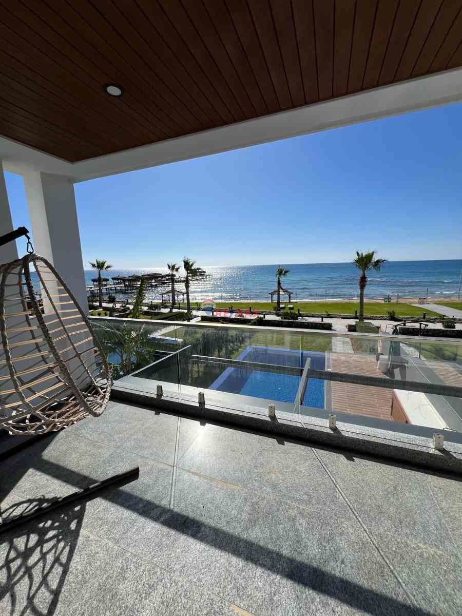 KIBRIS’IN İNCİSİ BOĞAZ’DA DENİZE SIFIR VİLLA FIRSATI !!!