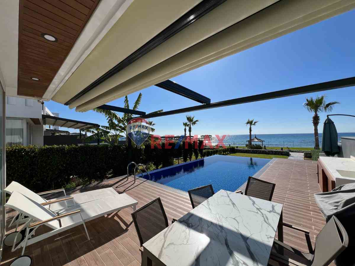 KIBRIS’IN İNCİSİ BOĞAZ’DA DENİZE SIFIR VİLLA FIRSATI !!!