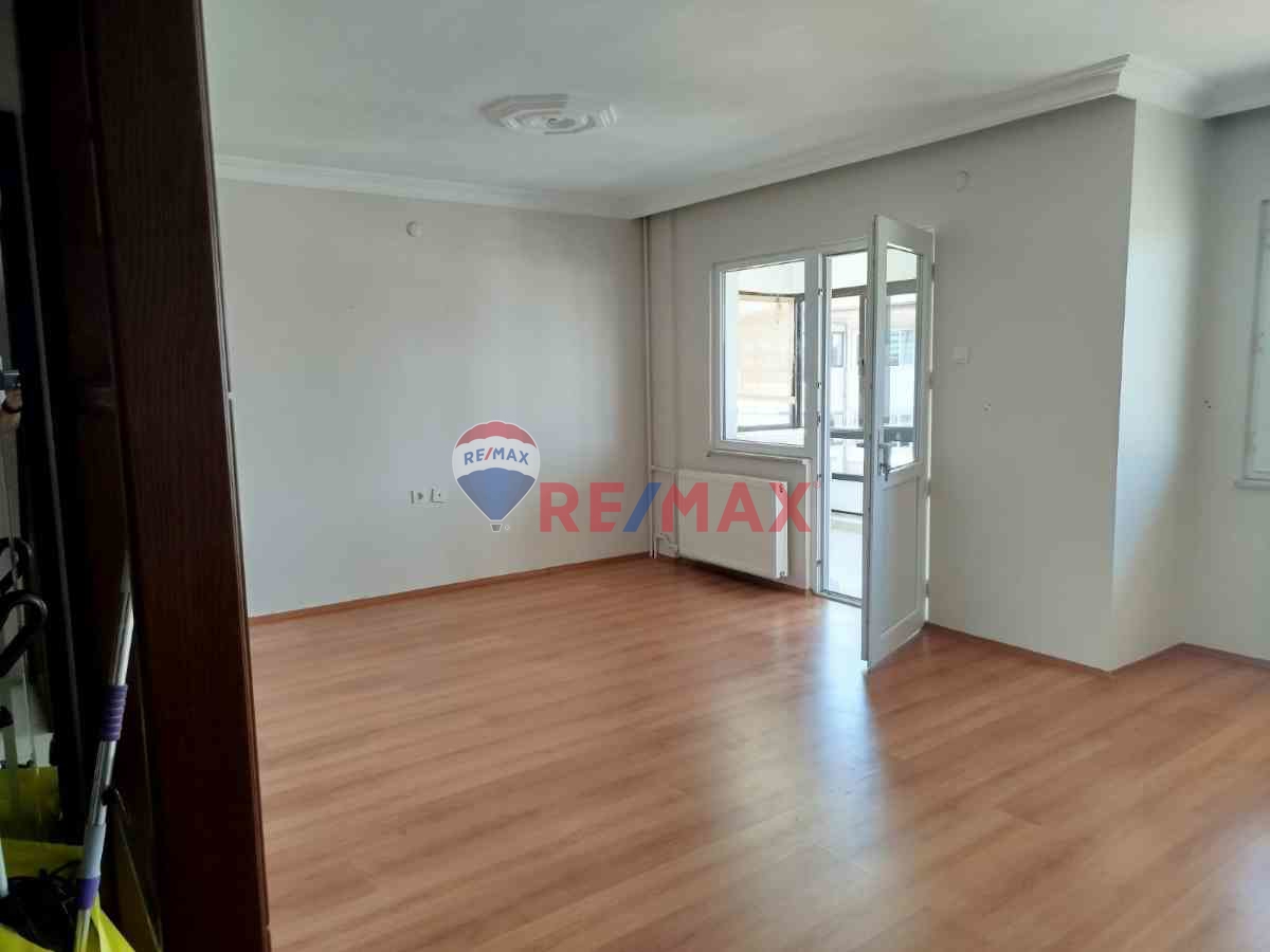 REMAX NATURAL'DAN DEĞIRMENDERE AŞIYAN SITESINDE KIRALIK 3+1