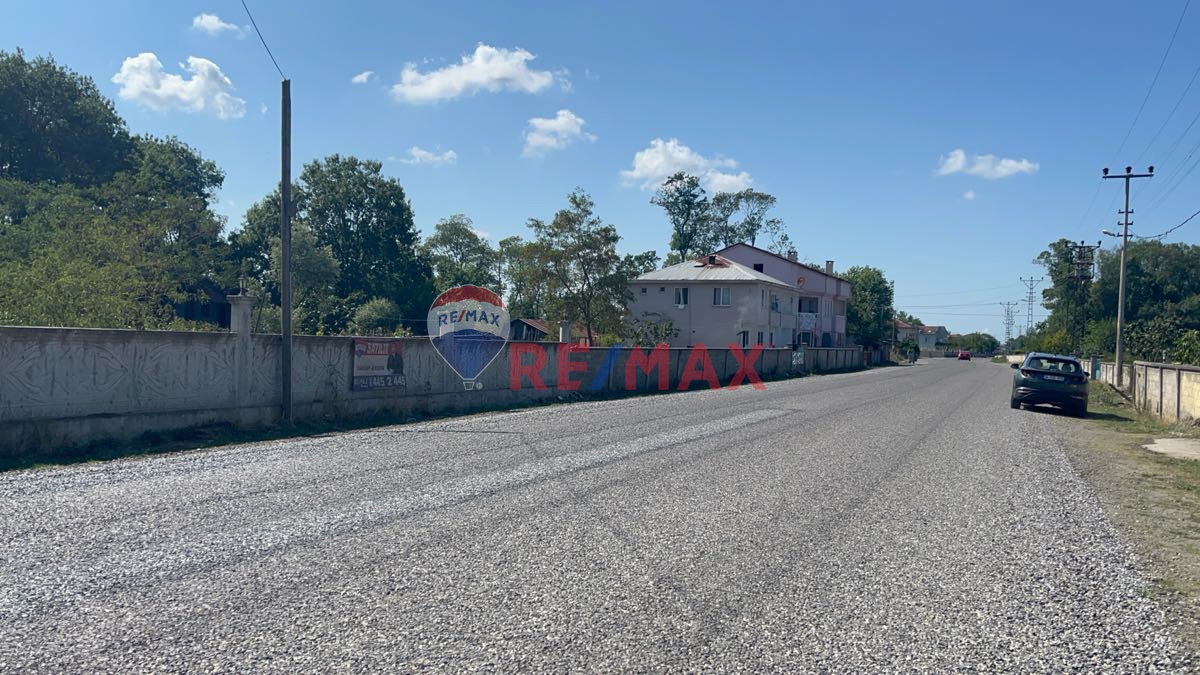 DEREKÖY FATİH CADDESİ’NDE VİLLA İMARLI ARSA