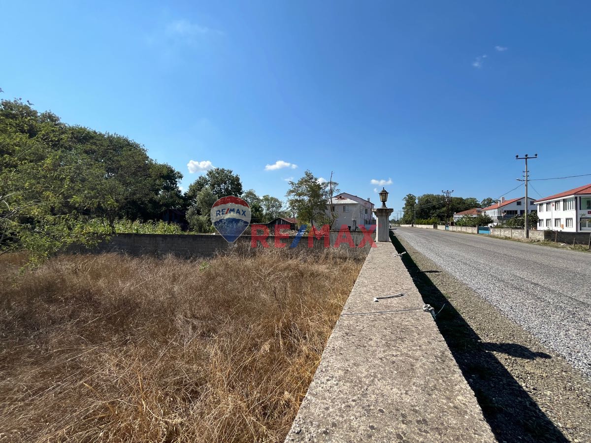 DEREKÖY FATİH CADDESİ’NDE VİLLA İMARLI ARSA