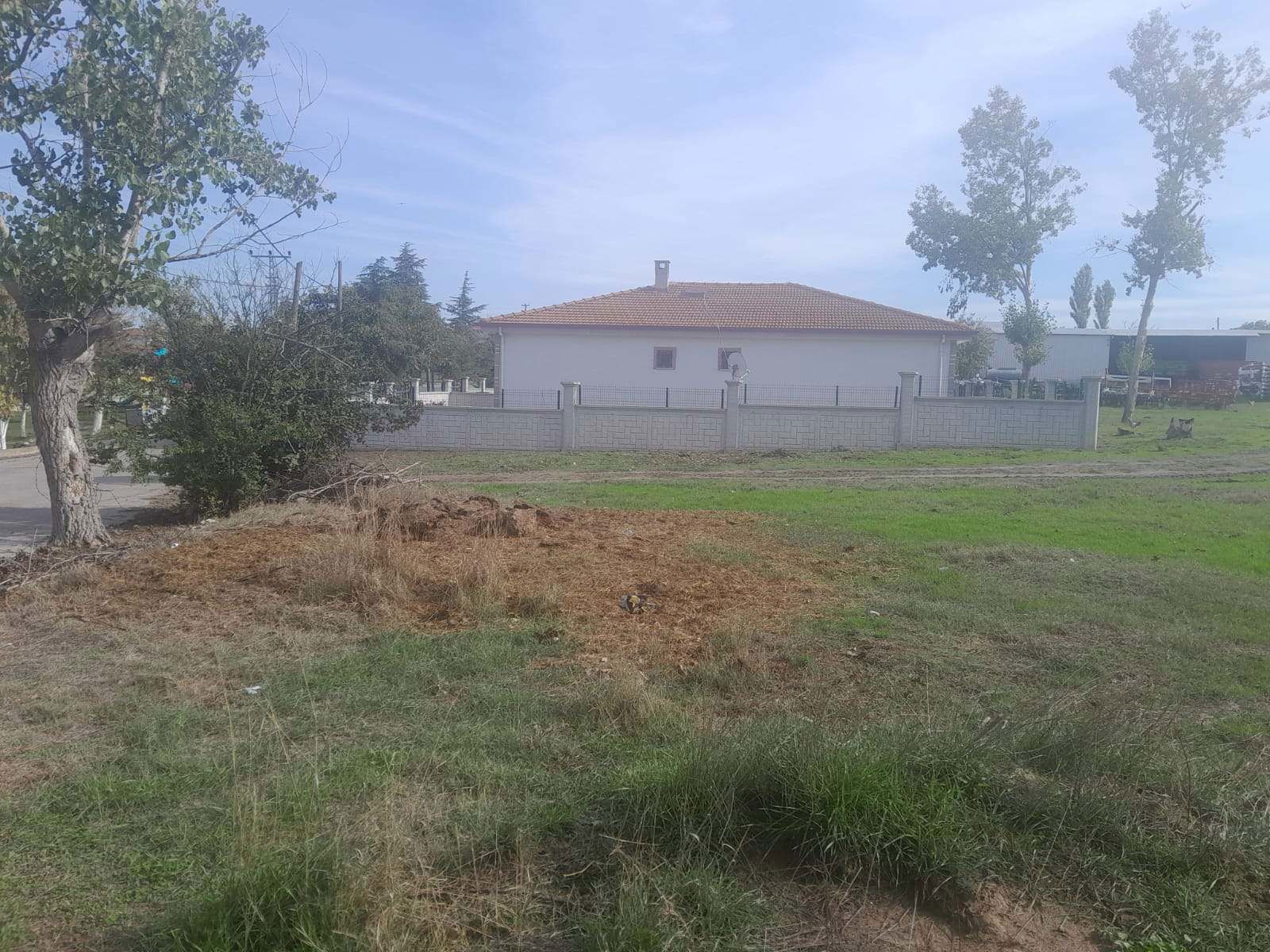 ERGENE AHİMEHMET MAHALLESİNDE 3 KATLI İMARLI ARSA