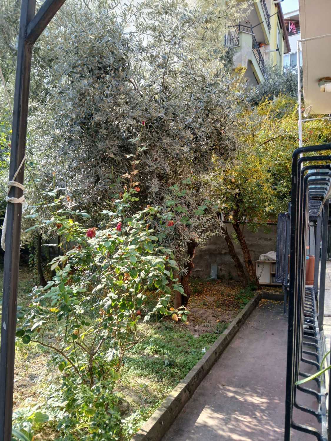 REMAX MODEL DEN İNCILIPINAR MAHALLESINDE KOMPLE SATILIK BINA