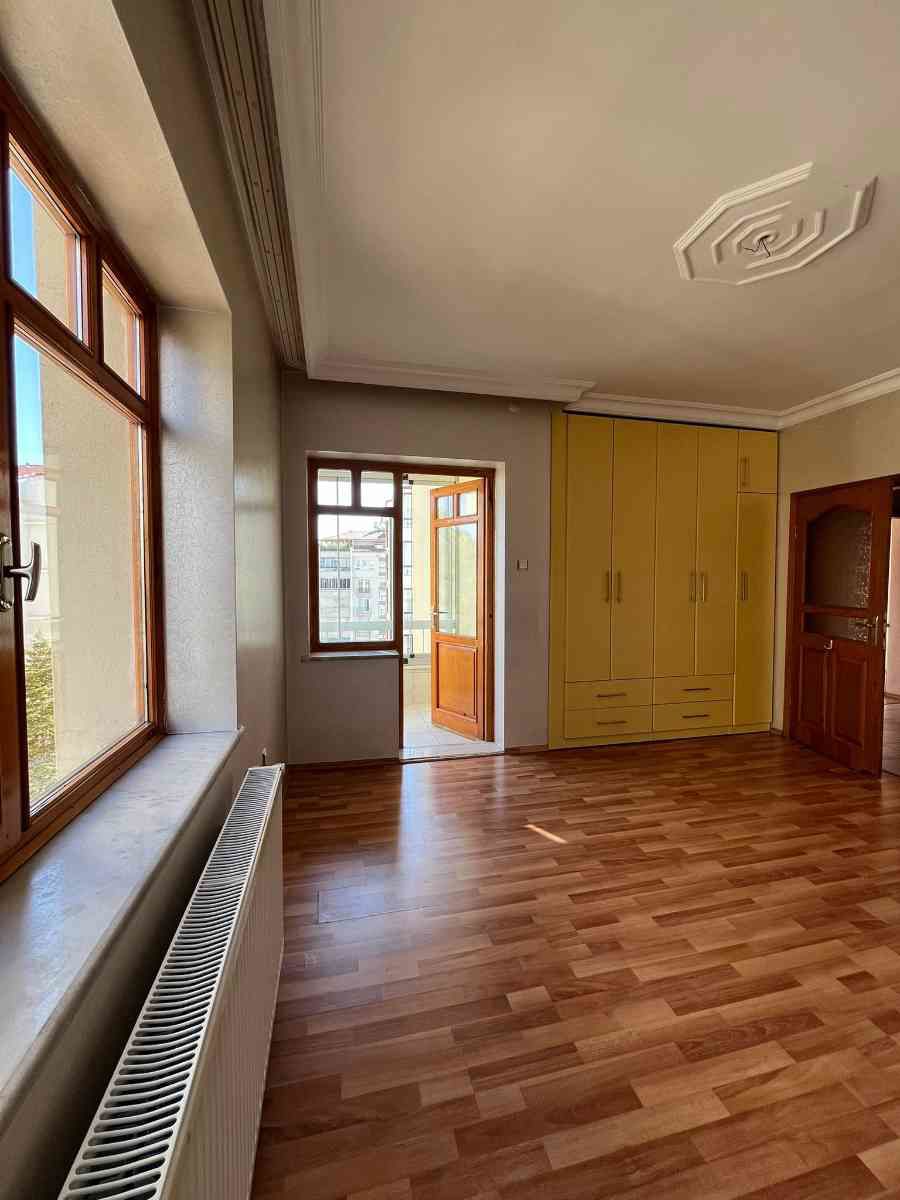 REMAX DOĞUDAN CUMHURİYET MAH. 4+1 KİRALIK EV, AZ KATLI