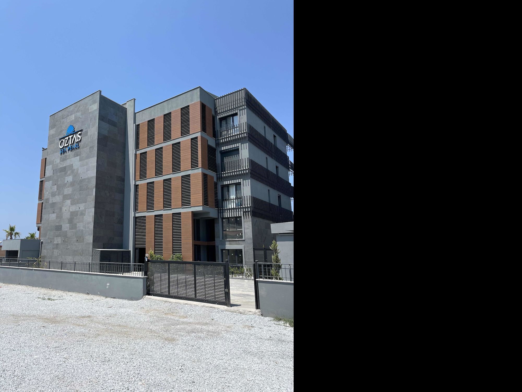 KUŞADASI GÜZELÇAMLIDA EŞSIZ DENİZ MANZARALI MODERN VE LÜKS SATILIK ÇATI DUBLEKS