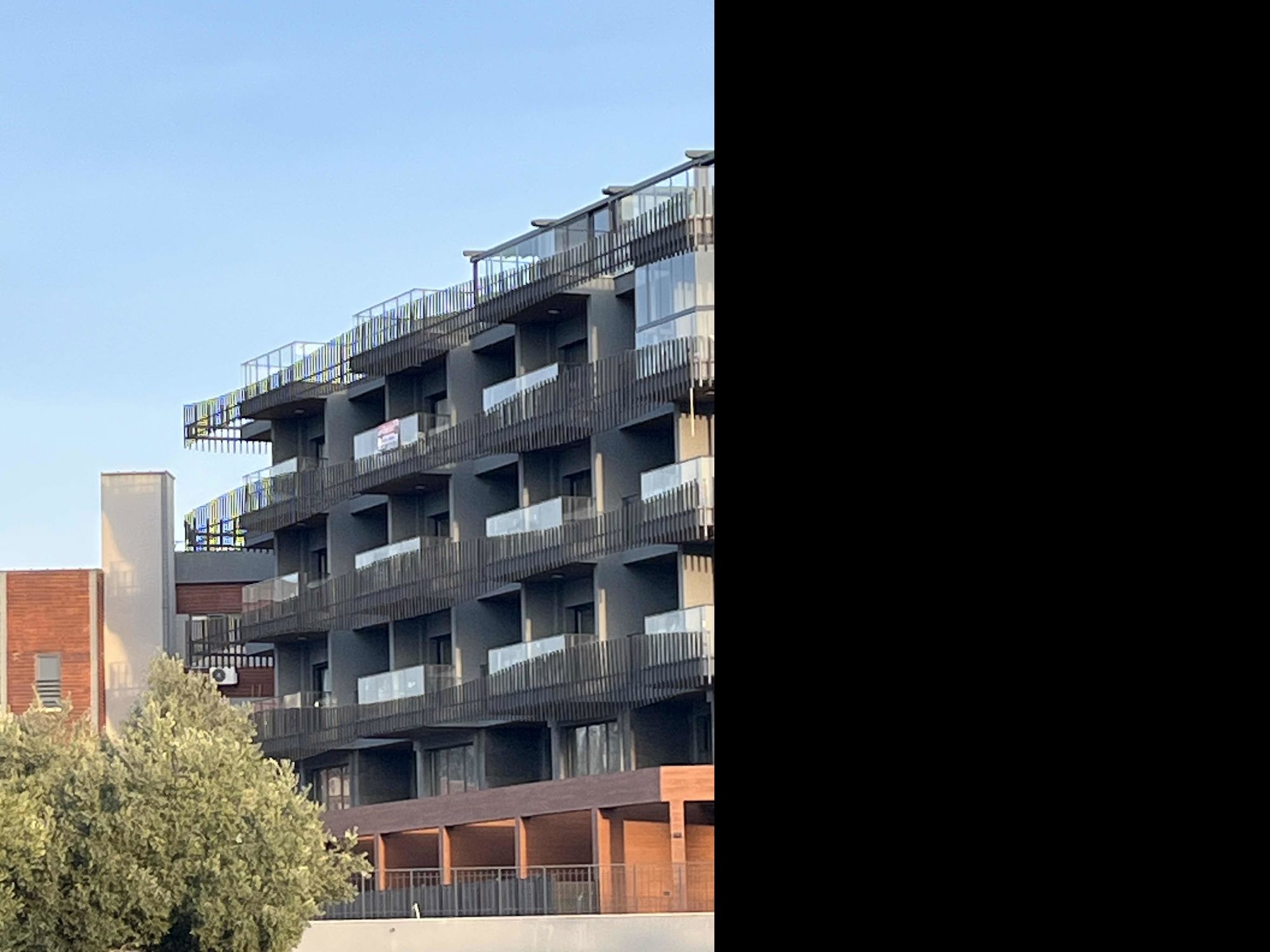 KUŞADASI GÜZELÇAMLIDA EŞSIZ DENİZ MANZARALI MODERN VE LÜKS SATILIK ÇATI DUBLEKS