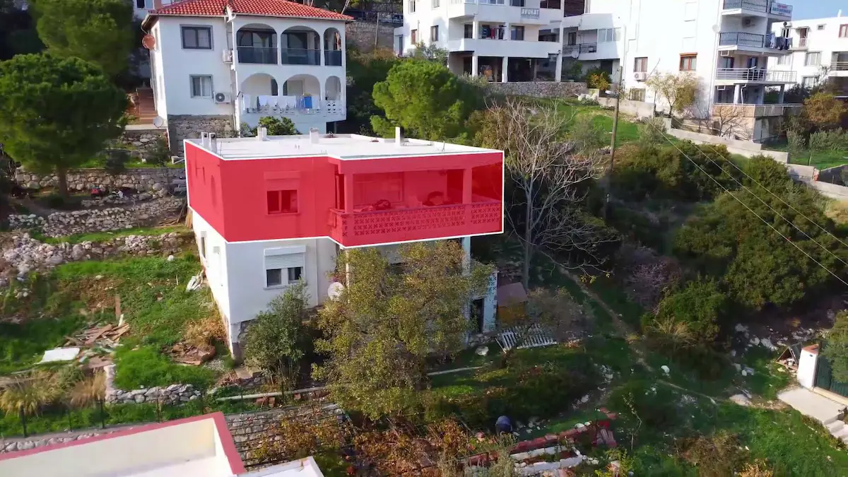 KARABURUN ŞEHIR MERKEZİNDE TADİLAT GEREKTIREN DAİRE