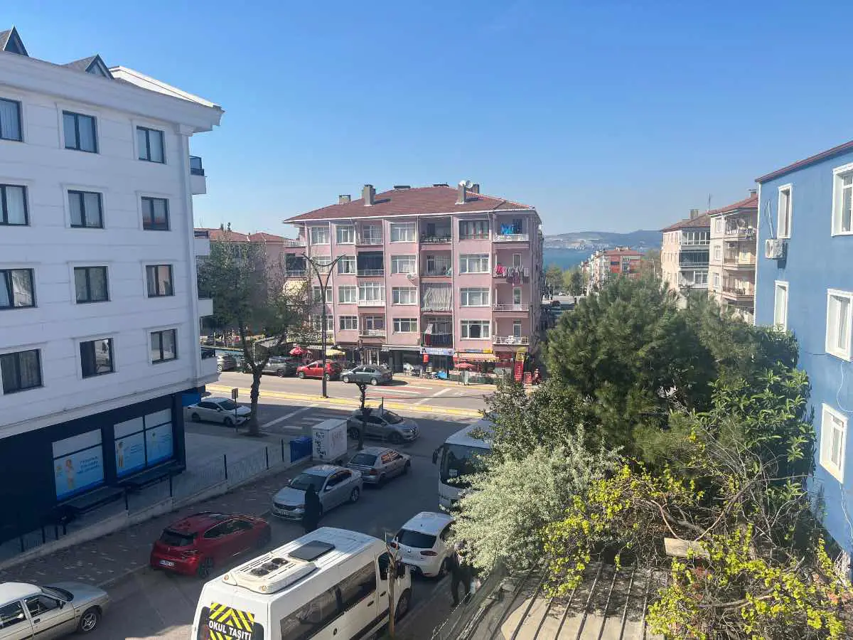 REMAX KANYON KARAMÜRSEL İZNİKYOLU MEVKİİ SATILIK ARAKAT DAİRE