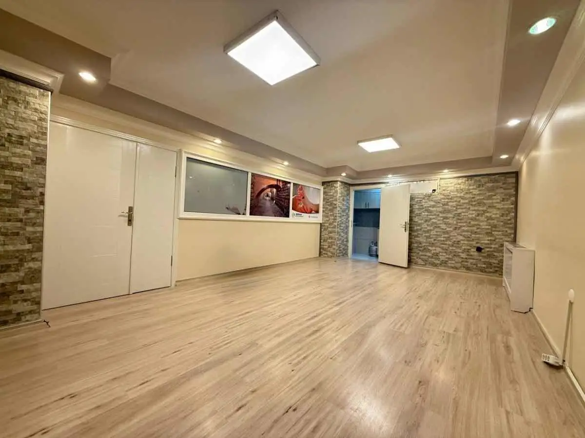 İZMİT BELEDİYE İŞ HANINDA KİRALIK 1+1 50M2 OFİS