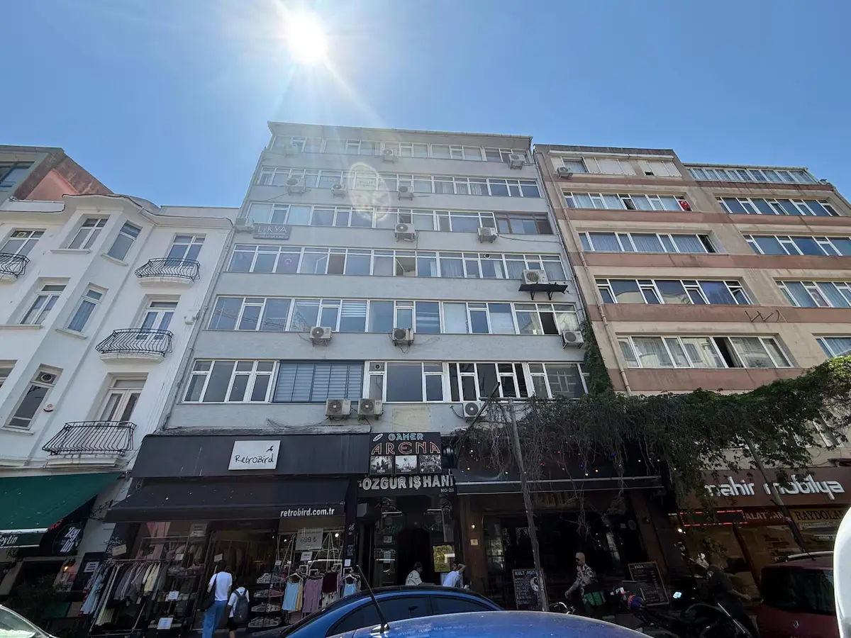 KADIKÖY'DE MERKEZI KONUMDA SATILIK BÜRO OFIS