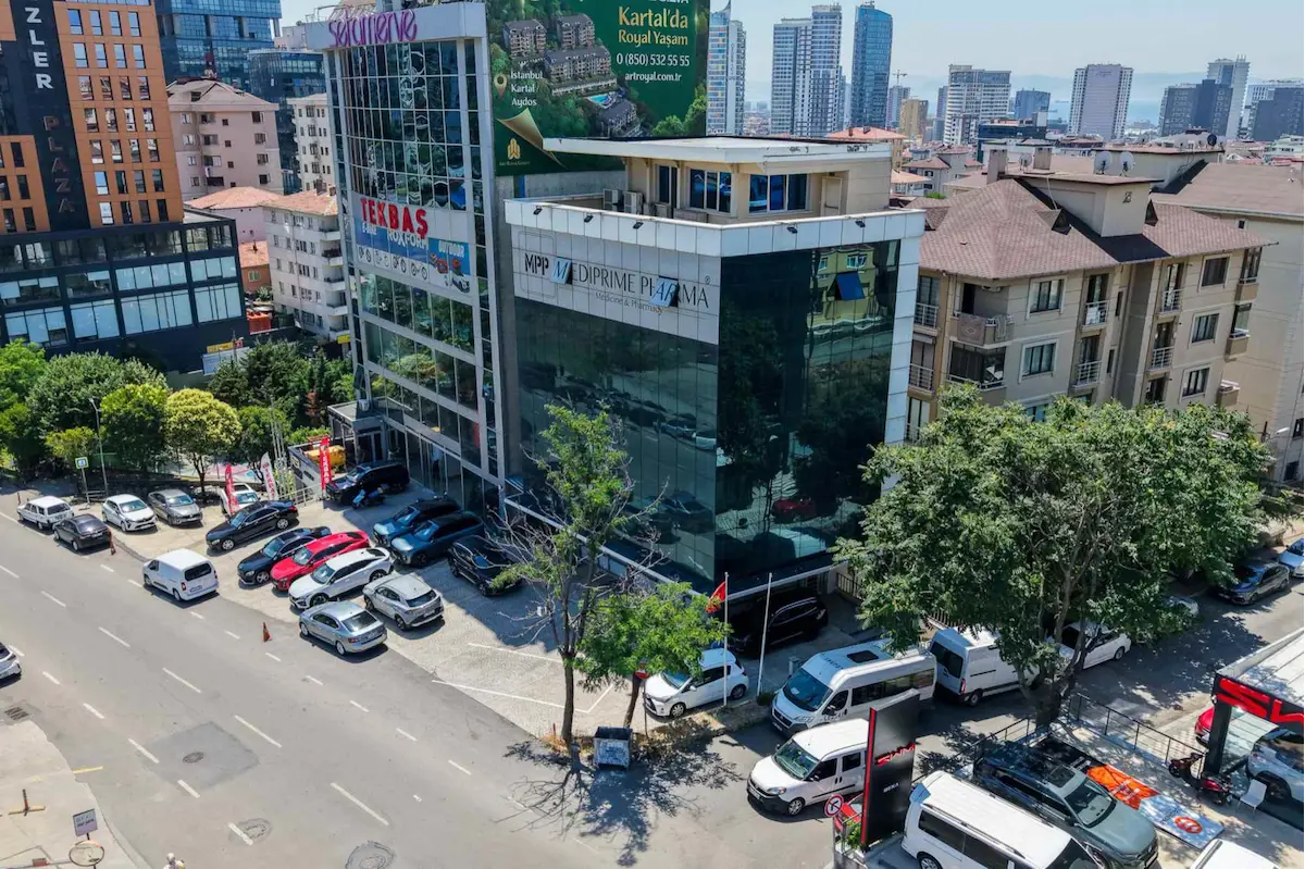 MALTEPE E5 ÜSTÜ TABELA DEĞERİ YÜKSEK KOMPLE FIRSAT KİRALIK PLAZA