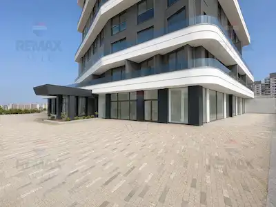 REMAX AVLU'DAN CADDE ÜZERI KIRALIK TİCARİ ALAN