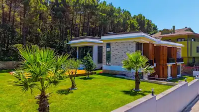 ÇEKMEKÖY MERKEZ MAH SIFIR ULTRA LÜKS HAVUZLU MÜSTAKIL 7+2 SATILIK VİLLA