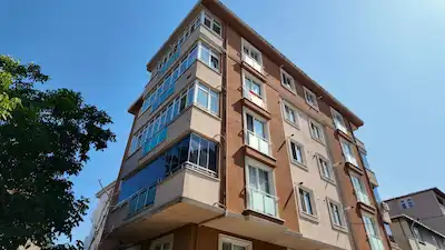 RE/MAX LAND'DEN MERKEZİ KONUMDA 2+1 DAİRE