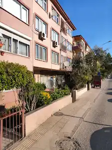 REMAX'DAN MERKEZ BAHÇELİEVLER'DE DERE KENARI SATILIK 2+1