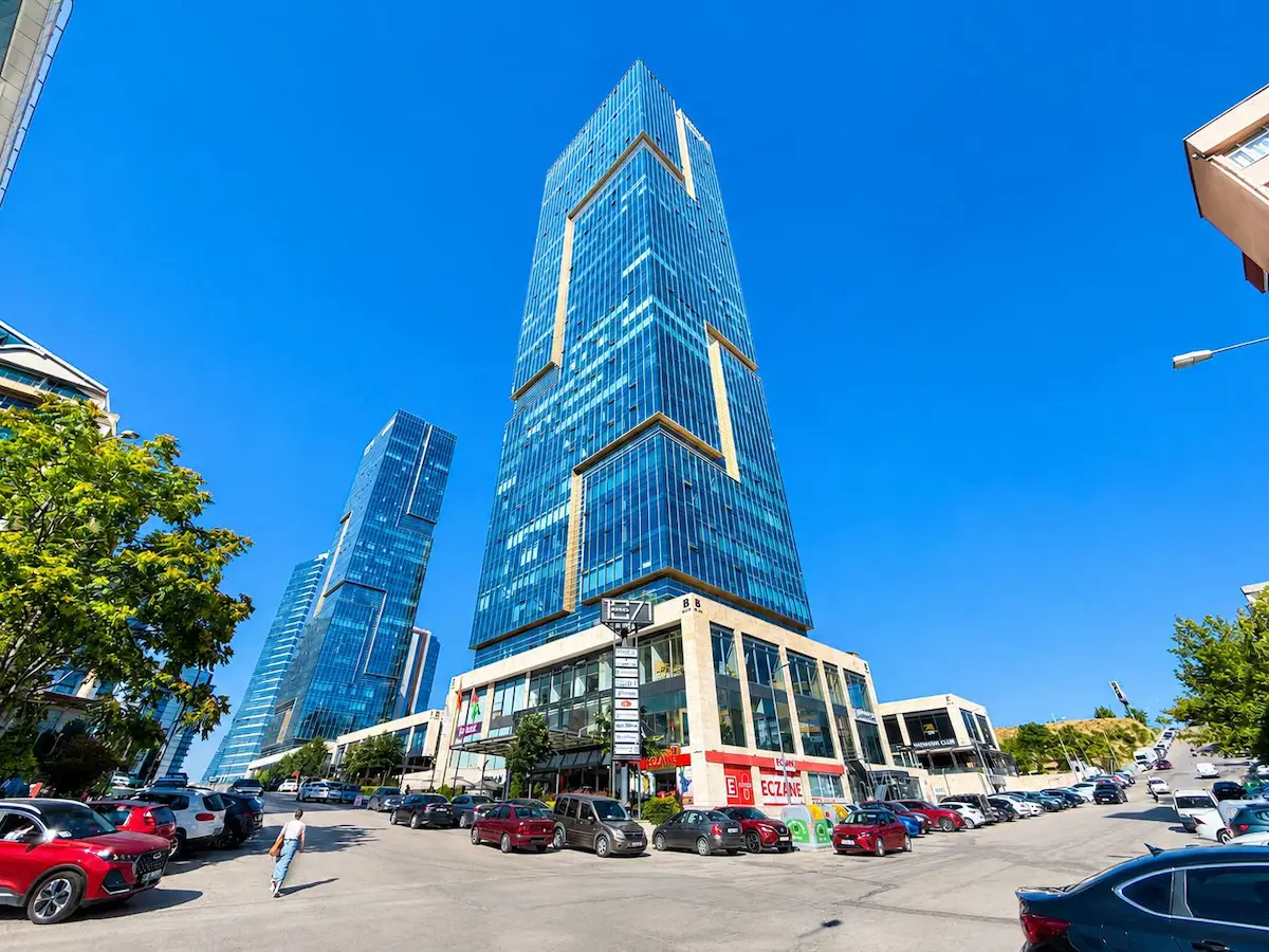 KIZILIRMAK MAHALLESİ  1071 USTA PLAZA'DA KİRALIK 1+1 OFİS 