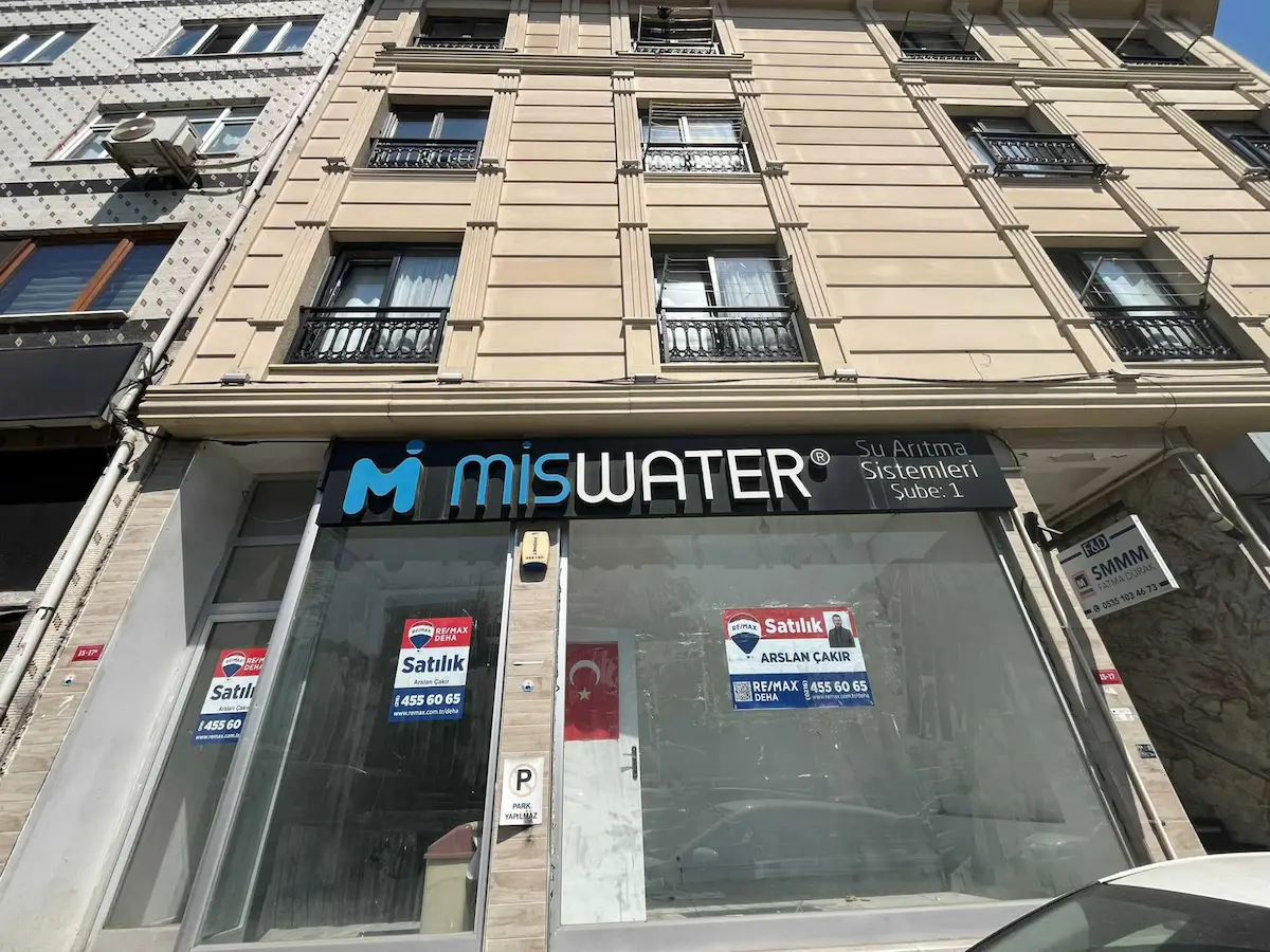 BAYRAMPAŞA YENİDOĞAN MAHALLESİ SATILIK DEPOLU DÜKKAN