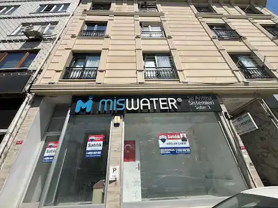 BAYRAMPAŞA YENİDOĞAN MAHALLESİ SATILIK DEPOLU DÜKKAN