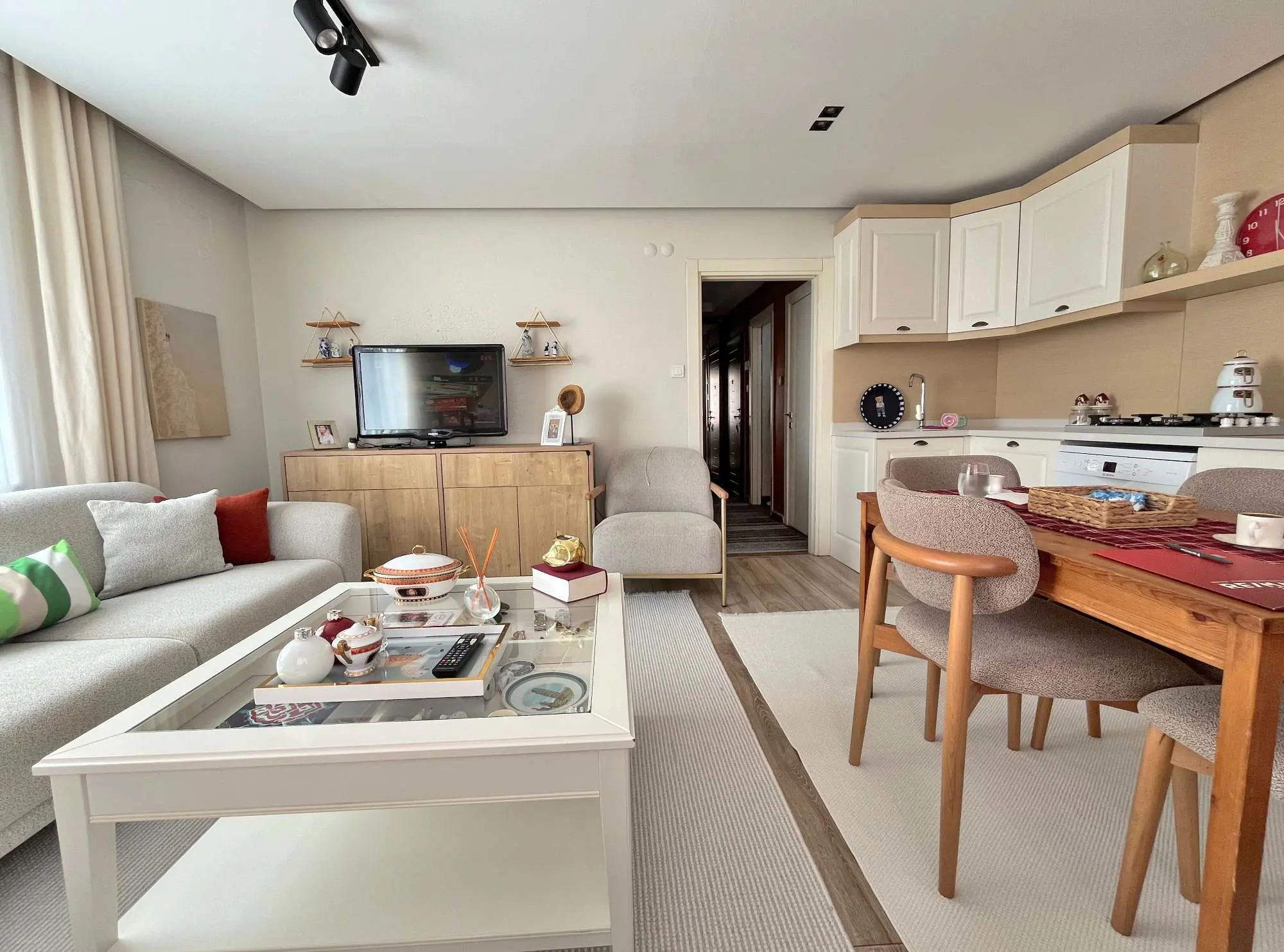 MALTEPE CEVİZLİ MARMARAY'A YAKIN EŞYALI 1+1 SATILIK DAİRE