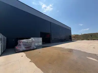 ARSLANBEY OSB BÖLGESİNDE 1000M² KAPALI, 250M² AÇIK KİRALIK DEPO