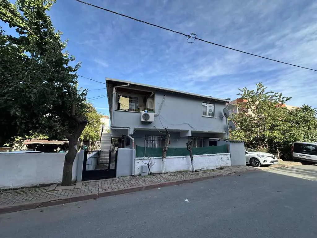 SANCAKTEPE ABDURRAHMANGAZİ MAHALLESİ SATILIK 48M2 HİSSELİ 3+1