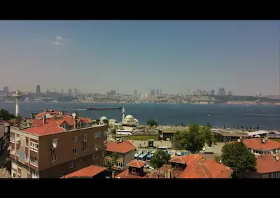 ÜSKÜDAR MERKEZ'DE BOĞAZ MANZARALI OTOPARKLI ÇATI DUBLEKSİ