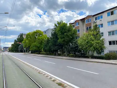 YAHYAKAPTAN NECİP FAZIL CADDESİNDE BAKIMLI KİRALIK DAİRE