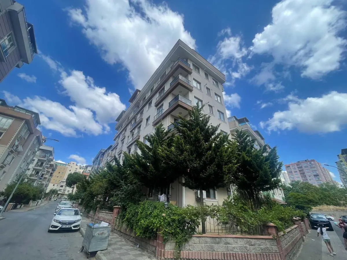 ALTAYÇEŞME MH.YENİ BİNADA YÜKSEK GİRİŞ KAPALI MUTFAKLI 2+1