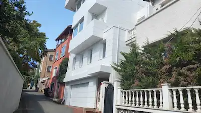 TARABYA MARİNADA BOĞAZ MANZARALI MÜSTAKİL KİRALIK VİLLA