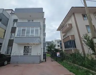 REMAX MYRADAN MERKEZİ KONUMDA KİRALIK 2+1 AYRI MUTFAK TERASLI