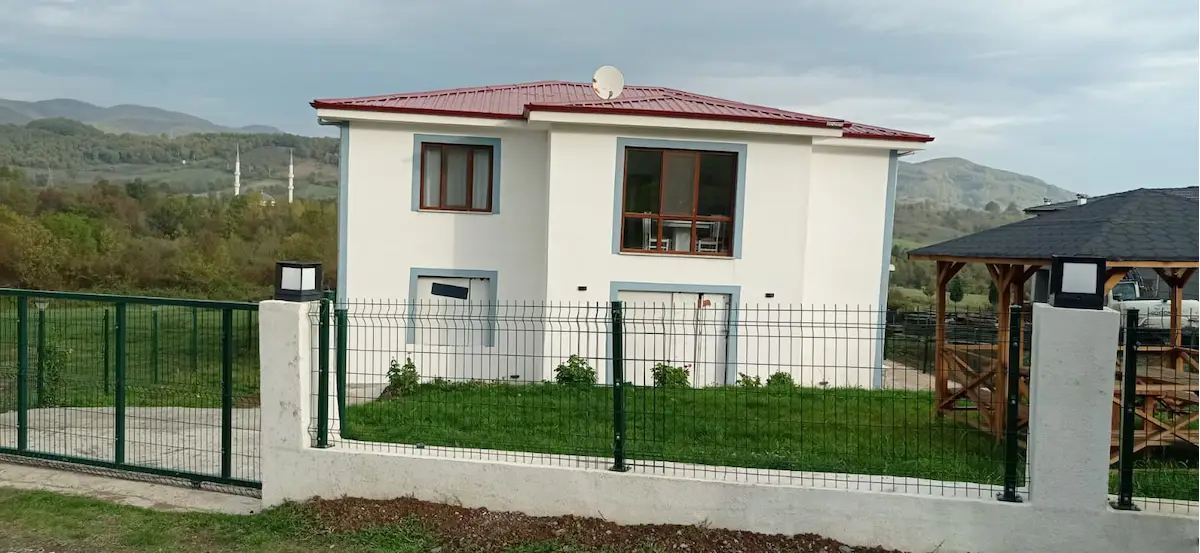 2 KAT MÜLKİYETLİ DAİRE |2.074 M² ARSA | %40 İMARLI | İSKANLI
