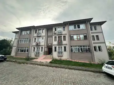 DÜZCE BAHÇELİEVLER MAH.KALICI KONUTLARDA SATILIK 3+1 DAİRE.